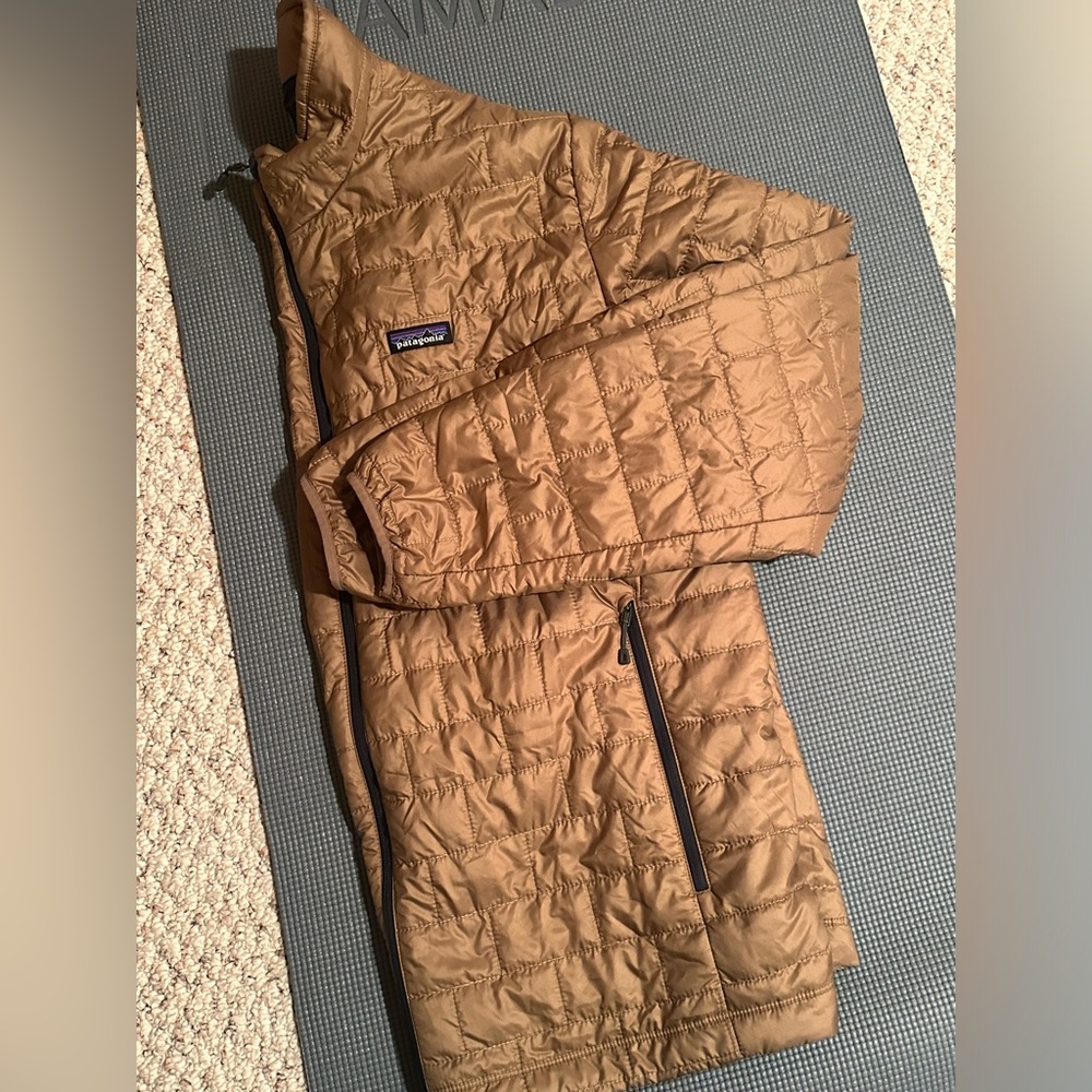 Patagonia Men’s XXL Nano Puff Jacket